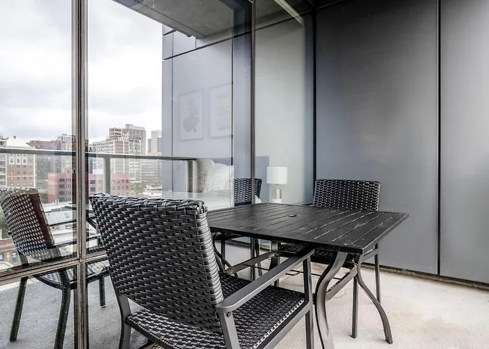 Lakeview 2br W Gym Grills Nr Lakefront Trail Chi-985