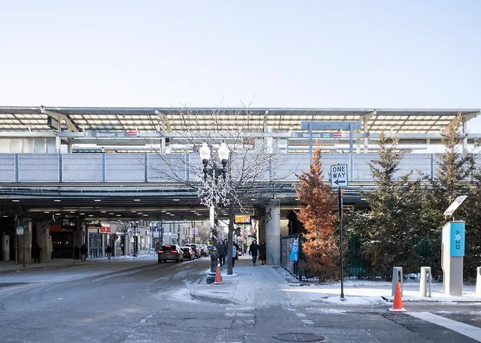 Lakeview 2br W Gym Grills Nr Lakefront Trail Chi-985 Chicago